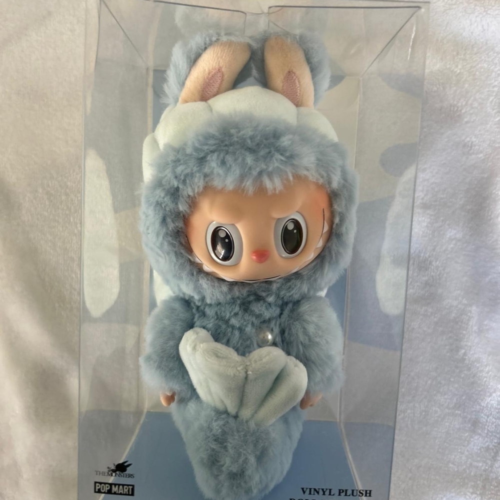 NWT Authentic Labubu Hide And Seek